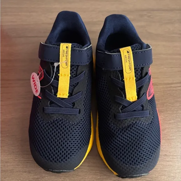 New Balance Kids Shoes size 8 Wide NIB