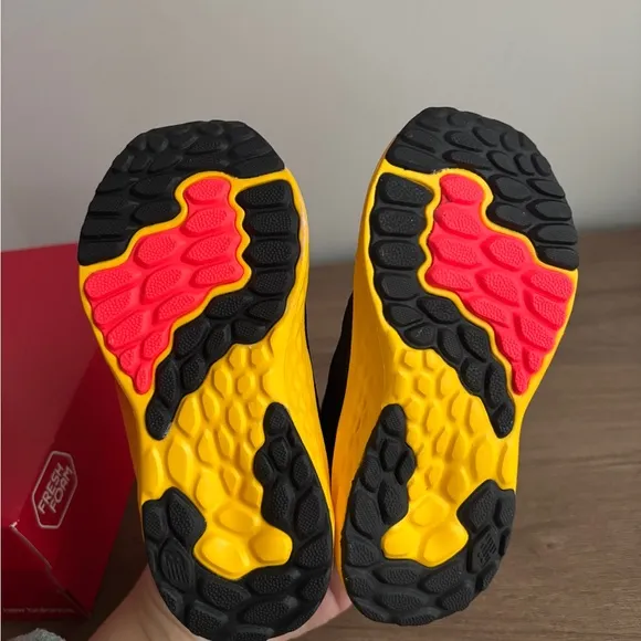 New Balance Kids Shoes size 8 Wide NIB