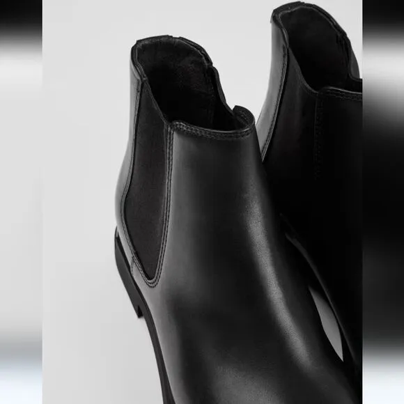 New Camper Iman Black leather chelsea boots women low Ankle size 37 USA 7