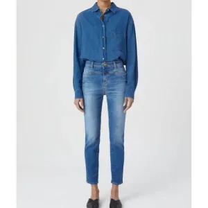 NEW CLOSED skinny pusher jeans in mid blue