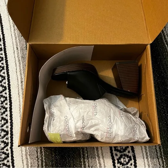 New Coconuts by Matisse Kate Slide on Heeled Sandals in Black Size 7