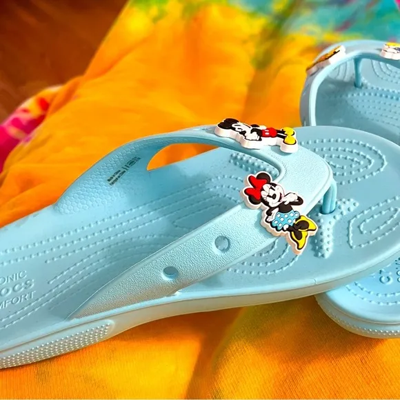 New Crocs Disney’s Cinderella Blue Sandals Flip Flops 🩴 ~ Woman’s 8  (207713)