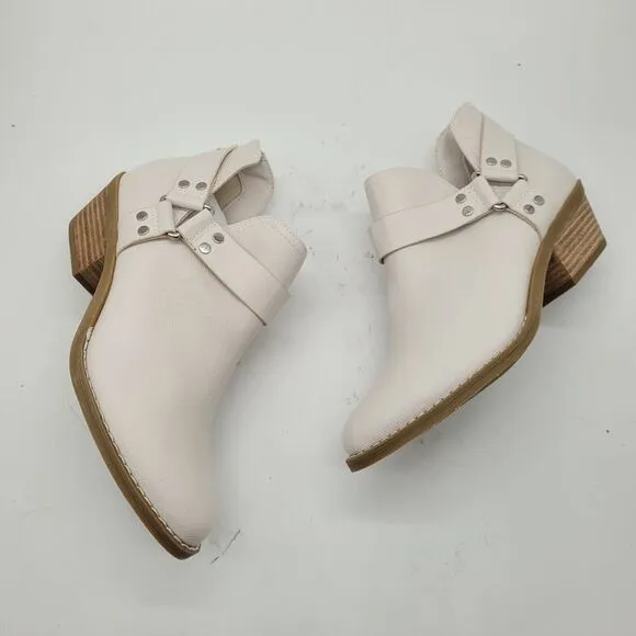 NEW dv Dolce Vita Kramer Ivory ankle Bootie Boots Womens sz 7.5 buckle western