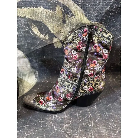 New Free People Brayden Western Boots in Wild Flower Floral Print Velvet Sz 37.5