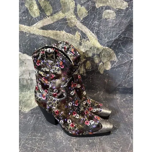 New Free People Brayden Western Boots in Wild Flower Floral Print Velvet Sz 37.5