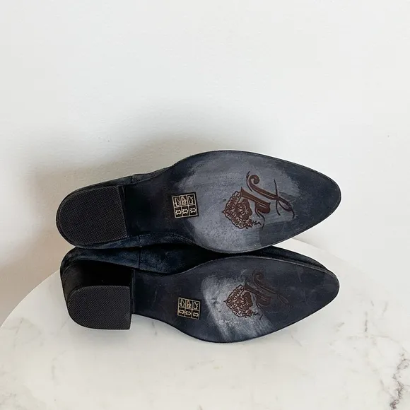 NEW Free People Charm Double-V Ankle Bootie in Navy Suede Size 8 US 38 EU