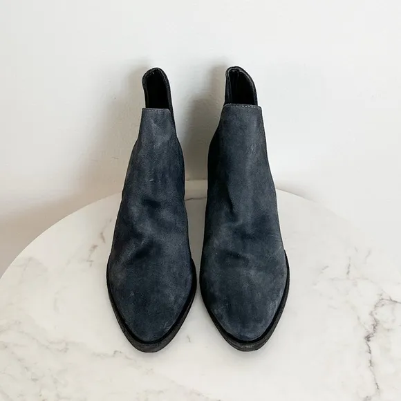 NEW Free People Charm Double-V Ankle Bootie in Navy Suede Size 8 US 38 EU