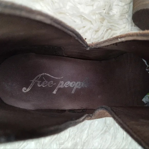 New Free People Charm Double V Brown Suede Ankle Boots Size 37.5