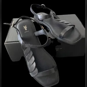 New! FRYE Sydney Braided Black Leather Ankle Strap Sandals Size 10