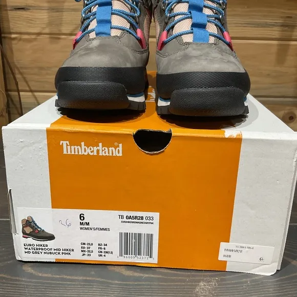 New in box women’s Timberland Euro Hiker boots size 6
