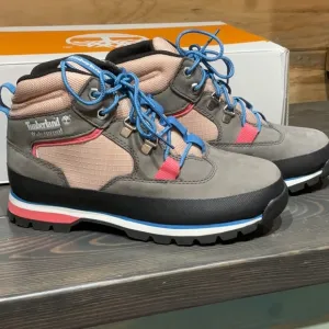 New in box women’s Timberland Euro Hiker boots size 6
