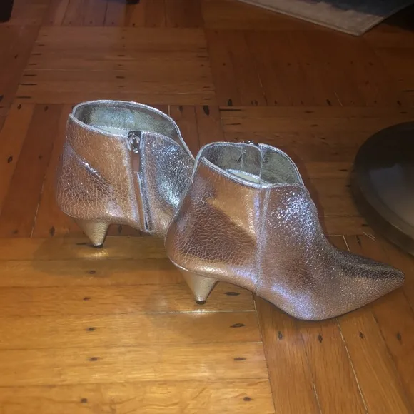 NEW IVYLEE COPENHAGEN VIVIAN V-Cut Boots in silver EU 36 US 6