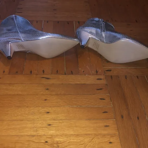NEW IVYLEE COPENHAGEN VIVIAN V-Cut Boots in silver EU 36 US 6