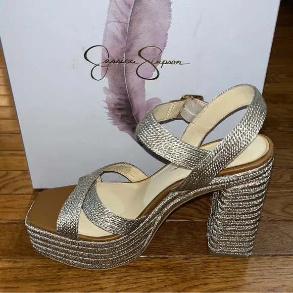 NEW Jessica Simpson Brycen Metallic Platino 02 Platform Sandals Women’s Size 10