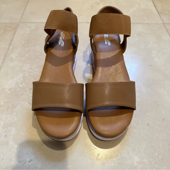 NEW Katliu Wedge Platform Sandals Size 9