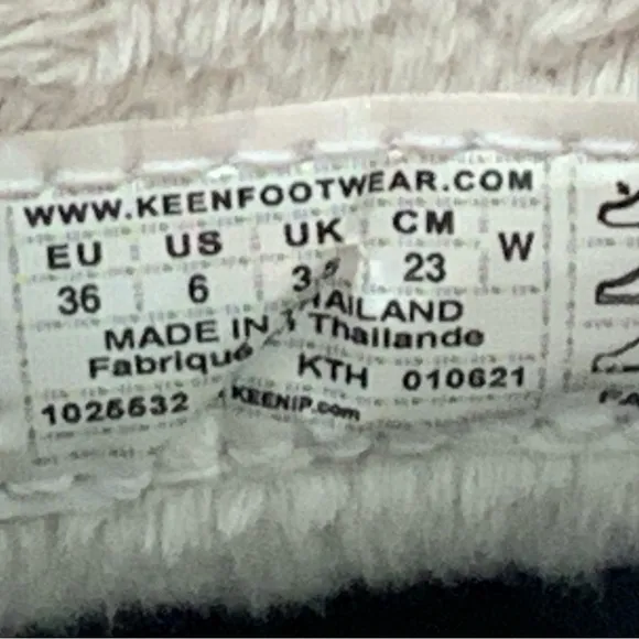 New Keen Women Waterproof Ankle Boots.