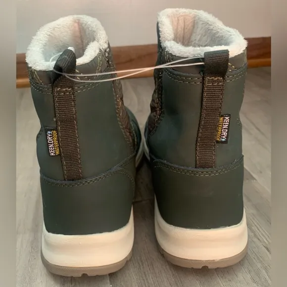 New Keen Women Waterproof Ankle Boots.