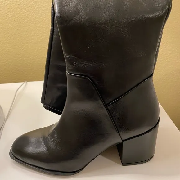 NEW!!! Nordstrom Black Leather Boots size (5.5)