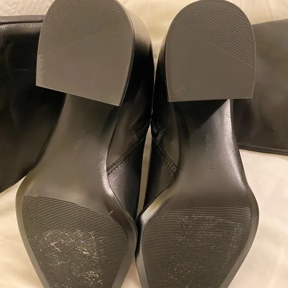 NEW!!! Nordstrom Black Leather Boots size (5.5)