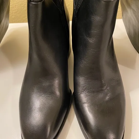 NEW!!! Nordstrom Black Leather Boots size (5.5)