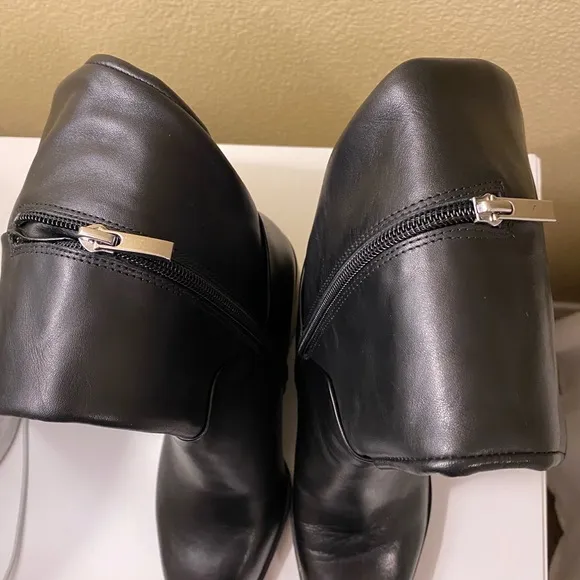 NEW!!! Nordstrom Black Leather Boots size (5.5)
