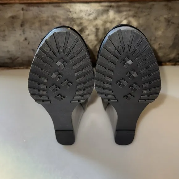 NEW Ralph Lauren Black Wedge Ankle Boot In Size 6