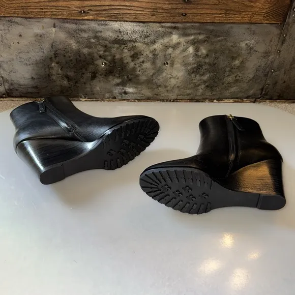 NEW Ralph Lauren Black Wedge Ankle Boot In Size 6