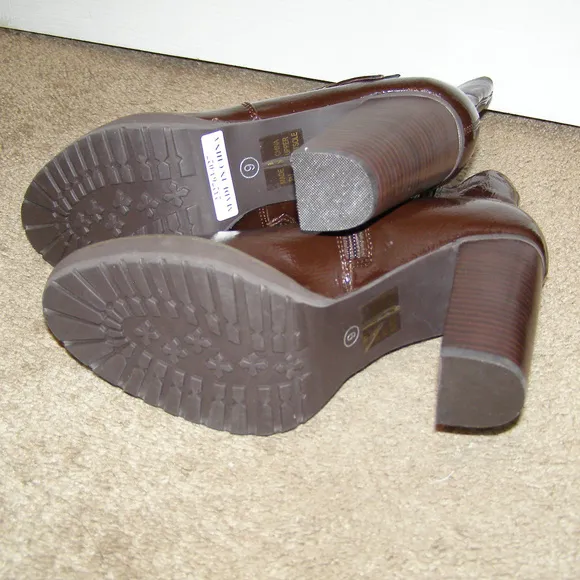 NEW size 9 Brown TWO LIPS ankle Boots Patent Leath