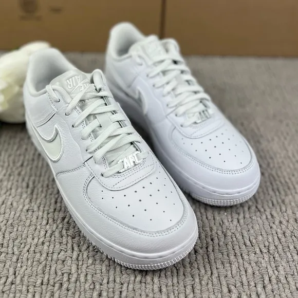 NEW Size 9 Nike Air Force 1 Dance Shoes Summit White Photon Dust Metallic Silver
