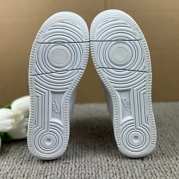 NEW Size 9 Nike Air Force 1 Dance Shoes Summit White Photon Dust Metallic Silver