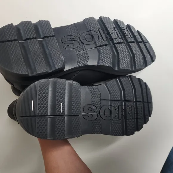 NEW Sorel Boots Women’s Lennox Hiker Boot Waterproof Black Red Laces 8.5