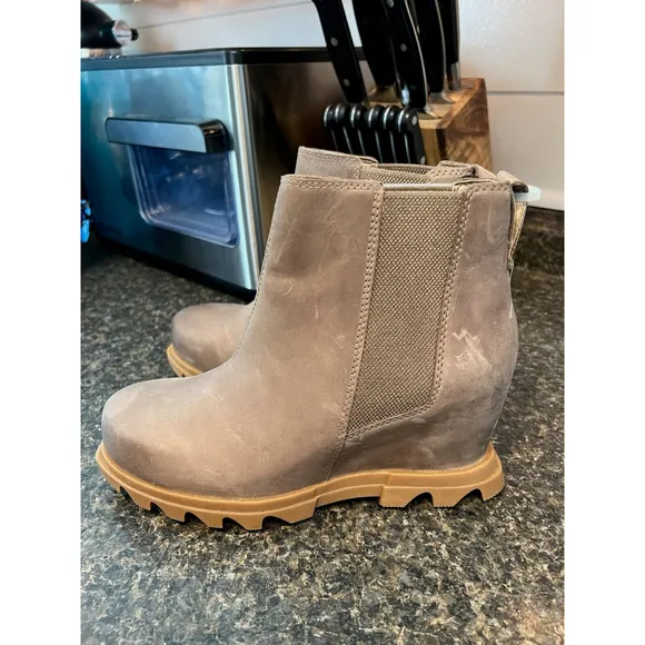 New Sorel Women's Joan of Arctic Wedge III Chelsea Boot — Waterproof Leather