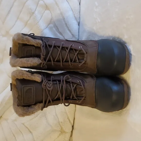 NEW The North Face Shellista IV Mid Lace Waterproof Winter Snow Boots
