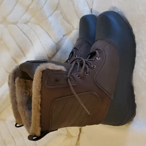 NEW The North Face Shellista IV Mid Lace Waterproof Winter Snow Boots
