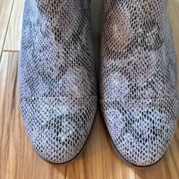NEW TOMS Reese Cobblestone Snake Printed Suede Ortholite Ankle Boots