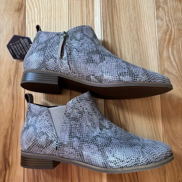 NEW TOMS Reese Cobblestone Snake Printed Suede Ortholite Ankle Boots
