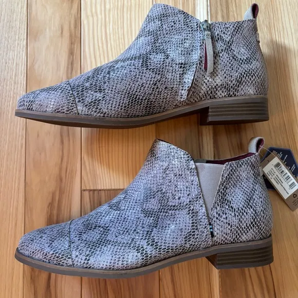 NEW TOMS Reese Cobblestone Snake Printed Suede Ortholite Ankle Boots