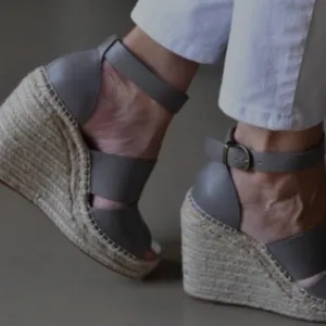 New- TREASURE &amp;  BOND Gray Platform &quot;Sannibel&quot; Wedge Sandals Sz 9. 5