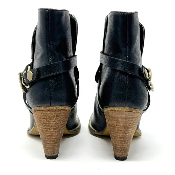 NEW Very Volatile Faux Leather Ankle Boots. Black. Size 10