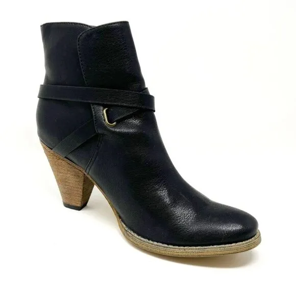 NEW Very Volatile Faux Leather Ankle Boots. Black. Size 10