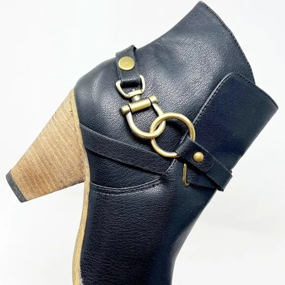 NEW Very Volatile Faux Leather Ankle Boots. Black. Size 10