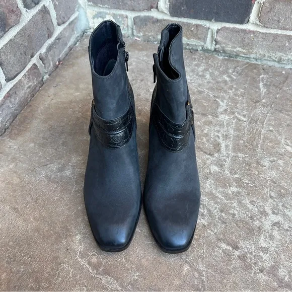 NEW Vionic Carnelian Black Leather Comfort Western Boot Bootie Sz 9
