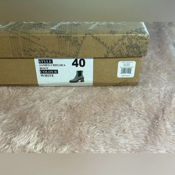 NIB Free People James Chelsea Leather Boots in White Size 40