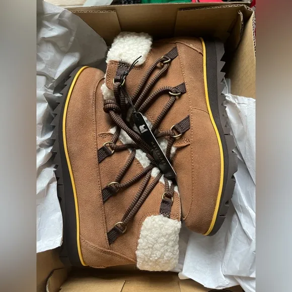 NIB HARLOW™ LACE COZY BOOTS | Brown fur sherpa Size 7.5
