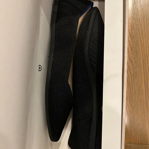 NIB Solid Black The Point Rothy’s size 8.5