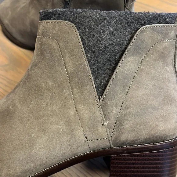 NIB Vionic Hope Joslyn Heeled Ankle Boot in Charcoal