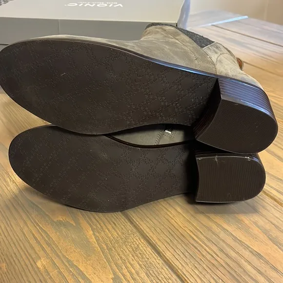 NIB Vionic Hope Joslyn Heeled Ankle Boot in Charcoal