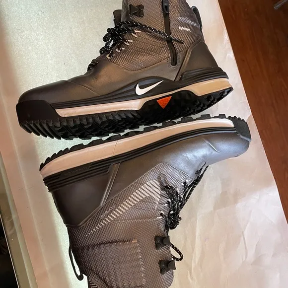 Nike ACG gray color  Leather Boots