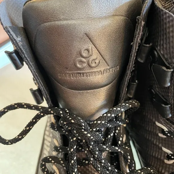 Nike ACG gray color  Leather Boots