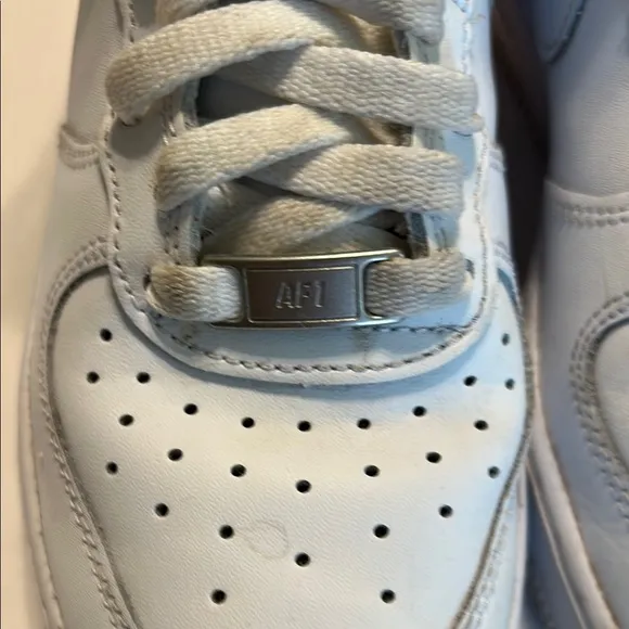 NIKE AIR FORCE 1 Youth Size 4.5 High Top Sneakers Easy On Mid Basketball